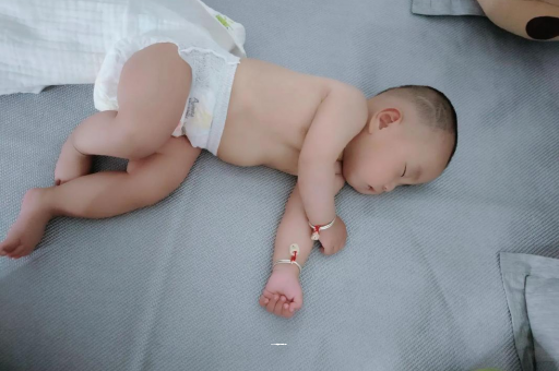 四川孕妇显怀早的原因